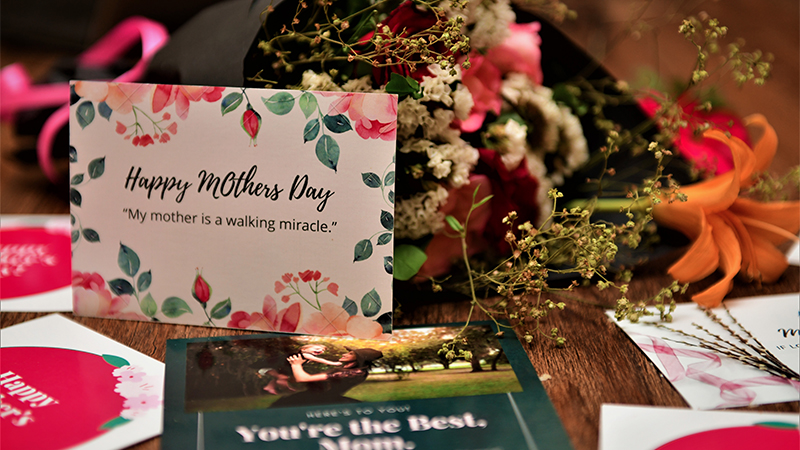 mother's day card with flowers