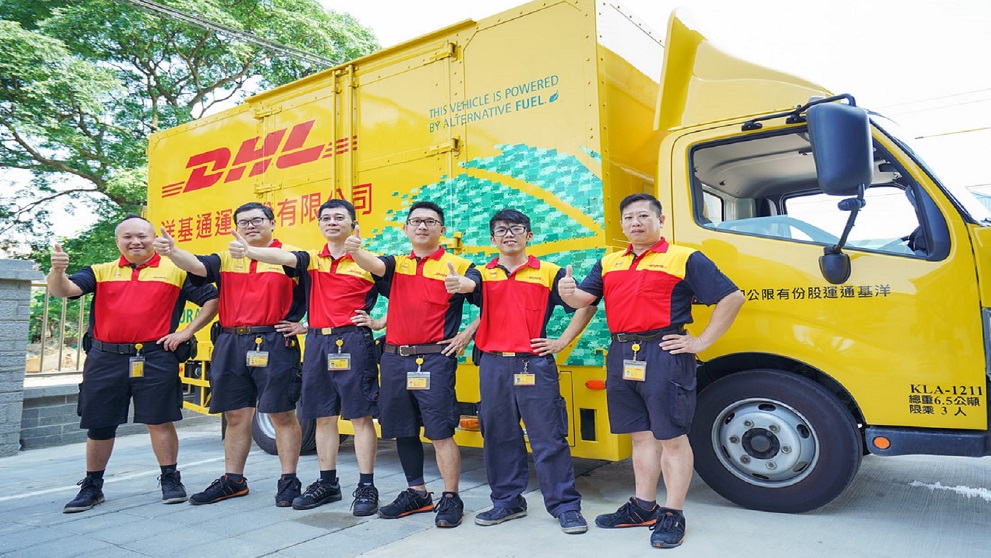 DHL國際快遞自取服務再升級 與1,300家萊爾富便利商店合作