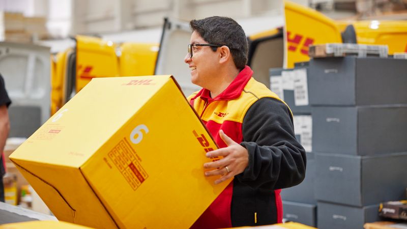 fast international shipping by dhl express